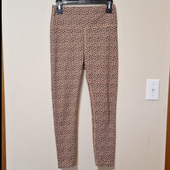 ALL FENIX NWOT medium high waisted cheetah print 7/8 brushed leggings - Picture 3 of 6